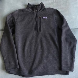 Black Patagonia 1/4 zip fleece